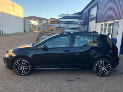 Volkswagen Golf - 1.2 TSI Comfortline DYNAMIC LED/ PANO/ DSG - 1