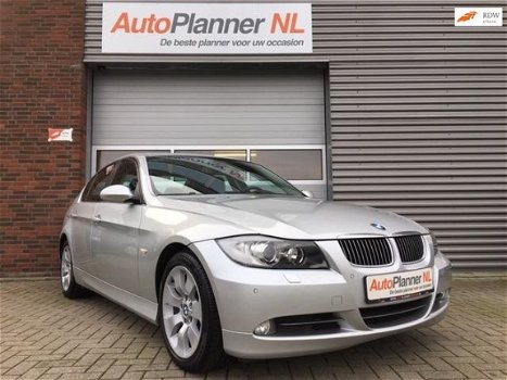 BMW 3-serie - 330i xDrive Unieke kmstand Dealer onderhouden - 1