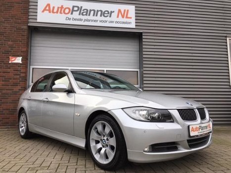 BMW 3-serie - 330i xDrive Unieke kmstand Dealer onderhouden - 1