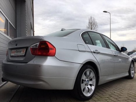 BMW 3-serie - 330i xDrive Unieke kmstand Dealer onderhouden - 1