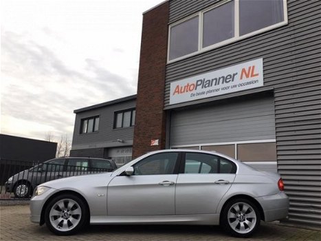 BMW 3-serie - 330i xDrive Unieke kmstand Dealer onderhouden - 1