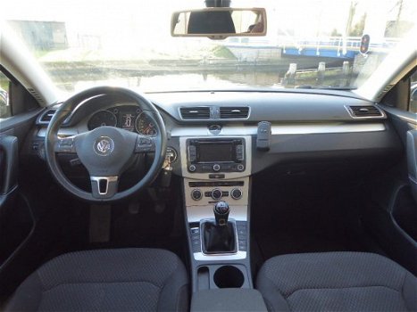 Volkswagen Passat Variant - 1.6 TDI BlueMotion Executive Ed. NAVI, CLIMA, CRUISE, TREKH, PDC V+A, LM - 1