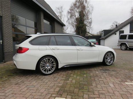 BMW 3-serie Touring - 320d High Executive M Sport , Head Up , Panoramadak - 1