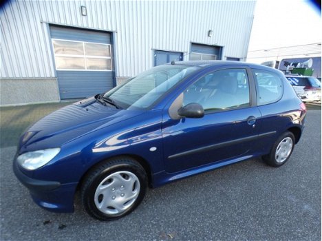 Peugeot 206 - 1.4 XR 1 JAAR APK / Elek ramen / - 1