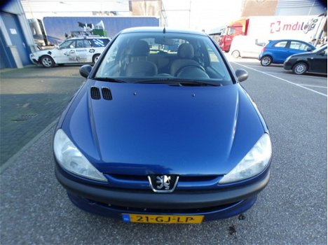 Peugeot 206 - 1.4 XR 1 JAAR APK / Elek ramen / - 1