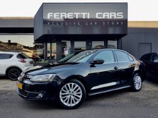 Volkswagen Jetta - 1.4 TSI HYBRID AUT7 HIGHLINE NAVI AIRCO XENON LMV PDC SL.137d.KM