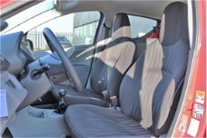 Nissan Pixo - 1.0 Look | Airco | Radio-CD/MP3 Speler | Lage KM-Stand | Sidestriping | LM Velgen | 5-