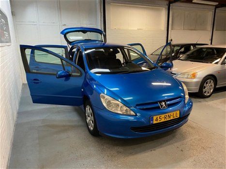 Peugeot 307 - 1.6-16V XS Premium AIRCO KL//CRUISE CONTROL//DISTRIBUTIE WATERPOMP RECENT VERVANGEN - 1