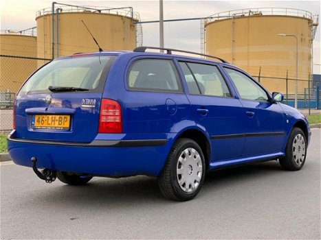 Skoda Octavia Combi - 1.6 Comfort - 1