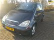 Mercedes-Benz A-klasse - 160 Classic Fun AUTOMAAT EN FIJNE HOGE INSTAP MET LANGE APK GEWOON GOEDKOOP - 1 - Thumbnail