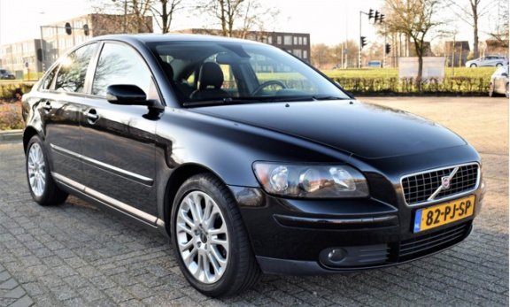 Volvo S40 - 2.4 Summum *NETTE AUTO RIJDT/SCHAKELT GOED*APK 07-2020 - 1