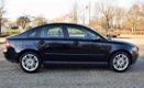 Volvo S40 - 2.4 Summum *NETTE AUTO RIJDT/SCHAKELT GOED*APK 07-2020 - 1 - Thumbnail