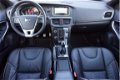 Volvo V40 - 2.0 D4 R-Design, Xenon, Panodak, Leer, UNIEK - 1 - Thumbnail