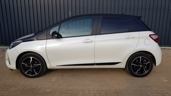 Toyota Yaris - 1.5 Hybrid Bi-Tone, Nieuwstaat Rijklaar Eerste eigenaar - 1