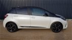 Toyota Yaris - 1.5 Hybrid Bi-Tone, Nieuwstaat Rijklaar Eerste eigenaar - 1 - Thumbnail