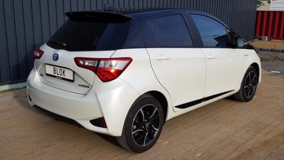 Toyota Yaris - 1.5 Hybrid Bi-Tone, Nieuwstaat Rijklaar Eerste eigenaar - 1