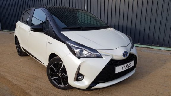 Toyota Yaris - 1.5 Hybrid Bi-Tone, Nieuwstaat Rijklaar Eerste eigenaar - 1