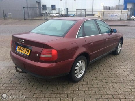 Audi A4 - 1.8 5V Ambiente - 1