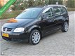 Volkswagen Touran - 1.9 TDI Highline - 1 - Thumbnail