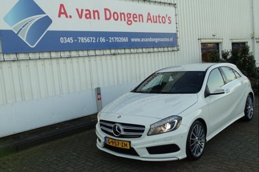 Mercedes-Benz A-klasse - A 180 AMG-Line, PDC, Navi, Xenon, DealerOH - 1