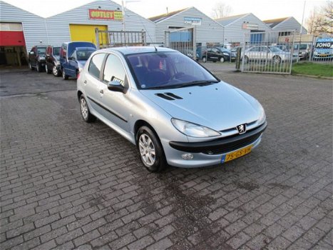 Peugeot 206 - 1.6-16V Gentry 5-Deurs/Climate control - 1