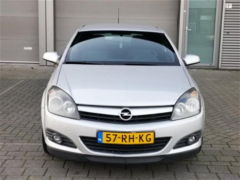 Opel Astra GTC - 1.8 Sport Navi+media player(G.buert) - 1