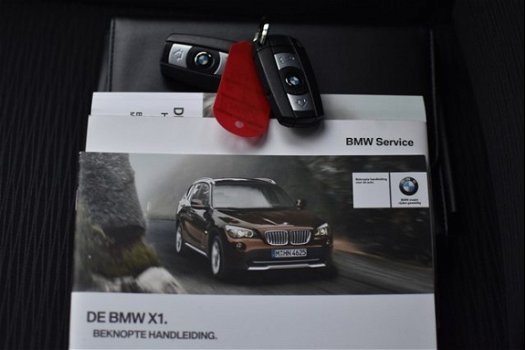 BMW X1 - sDrive20i Business | Trekhaak | PDC | Navi - 1