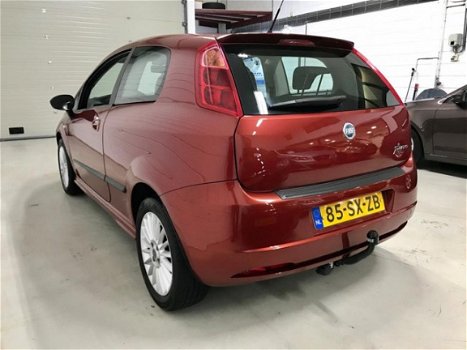 Fiat Grande Punto - 1.4-16V Sport Bj.06|Airco|Aux|Lmv|95pk-6 Bak|Cruise controle - 1