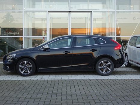 Volvo V40 - 2.0 D2 120PK R-Design B. | NAVI | ECC | PDC - 1