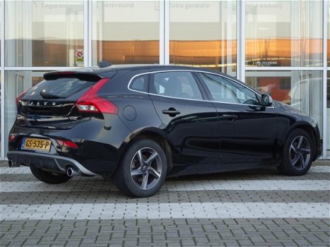 Volvo V40 - 2.0 D2 120PK R-Design B. | NAVI | ECC | PDC - 1