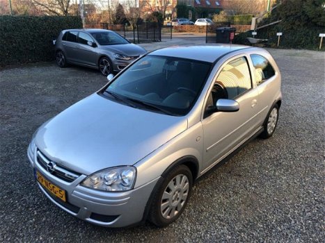 Opel Corsa - 1.2-16V Essential - 1