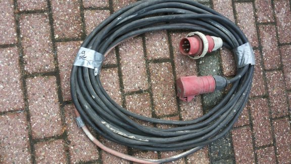 Krachtstroomkabel 5 aderig 6mm2 met 32A stekkers 20 mtr - 1