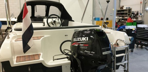 Topcraft 484 grachtenbootje & Suzuki 20 ATL en Kalf boottrailer - 2