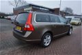 Volvo V70 - 2.0 D3 5CIL SUMMUM SUPER NETTE STAAT XENON NAVI LEDER STOEL+VOORRUITVERW. 17INCH LMV CRU - 1 - Thumbnail