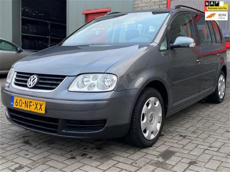 Volkswagen Touran - 1.6-16V FSI - 1