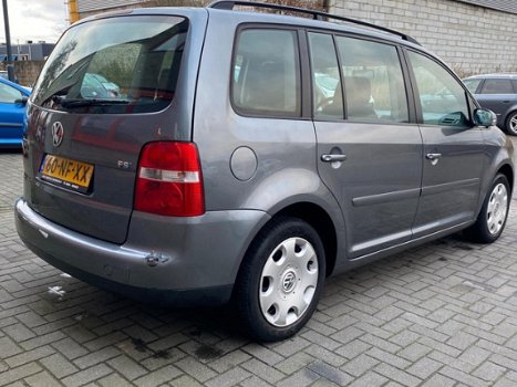 Volkswagen Touran - 1.6-16V FSI - 1