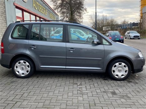 Volkswagen Touran - 1.6-16V FSI - 1