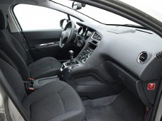 Peugeot 5008 - 1.2 PURETECH 130PK 7-Pers (PANO/NAVI/TREKHAAK)