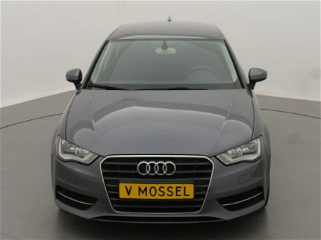 Audi A3 - 1.6 TDI Ultra Attraction (CLIMA/NAVI/PDC) - 1