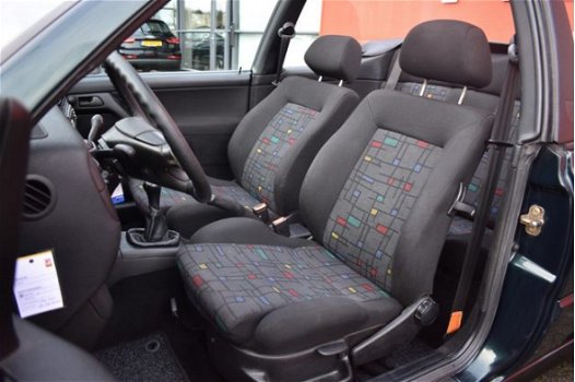 Volkswagen Golf Cabriolet - 1.8 2e eigenaar | Radio/Cd | Elek.ramen | Trekhaak - 1