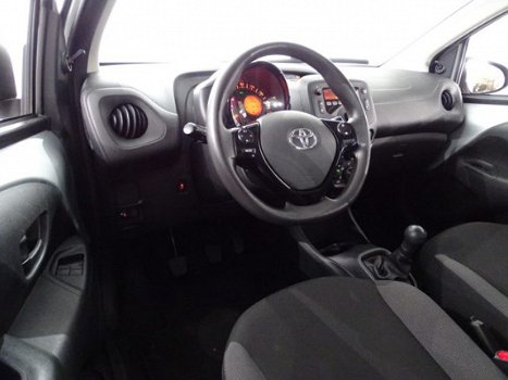 Toyota Aygo - 1.0 12v VVT-i x-fun Airco, 5-Deurs, Zuinig 1:20 - 1