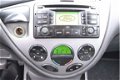 Ford Focus Wagon - 1.6-16V Futura airco leer el.ramen lm.velgen dakrails radio/cd+stuurbediening mis - 1 - Thumbnail