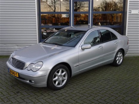 Mercedes-Benz C-klasse - 240 Elegance 92000KM ECC LEDER FISCAAL VRIENDELIJK TOP STAAT - 1