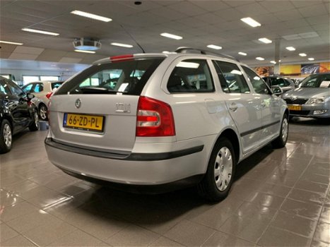 Skoda Octavia Combi - 1.6 Ambiente * 1e Eig / Airco / Cruise control - 1