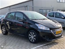 Peugeot 208 - 1.4 e-HDi Active // instap klaar