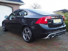 Volvo S60 - 3.0 T6 AWD R-Design 305 PK | BLIS | 97.000KM | Full options |