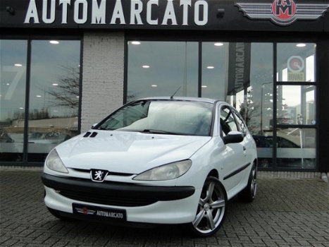 Peugeot 206 - 1.4 XT Automaat | APK tot 10-2020 | 17 inch | Radio-CD/AUX/USB - 1