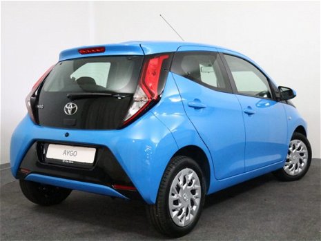 Toyota Aygo - 1.0 VVT-i x-play, Apple Carplay/Android Auto, 5 jaar Garantie & Onderhoud - 1