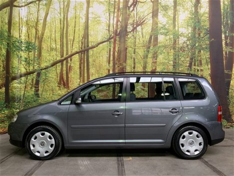 Volkswagen Touran - 2.0 TDI 140 PK Aut. DSG Trendline 7 Pers. Clima Stoelverw. 153.000 km - 1