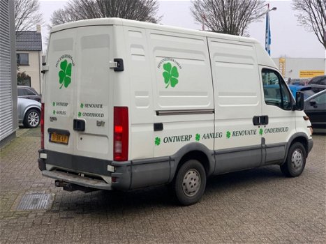 Iveco Daily - 35 S 12V 300 H1 - Schuifdeur rechts - Trekhaak - Radio - Nieuwe APK - Prijs is Ex. BTW - 1